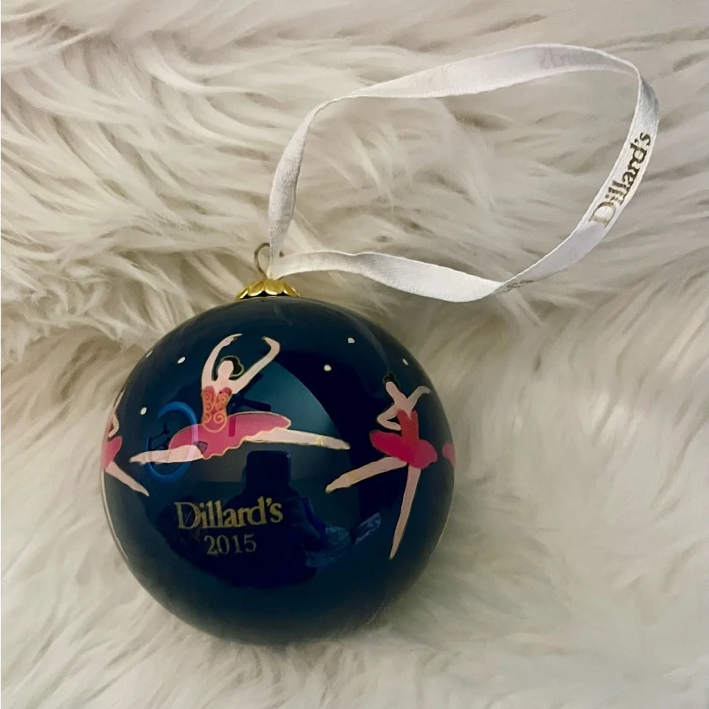 2015 DILLARDS‎ 